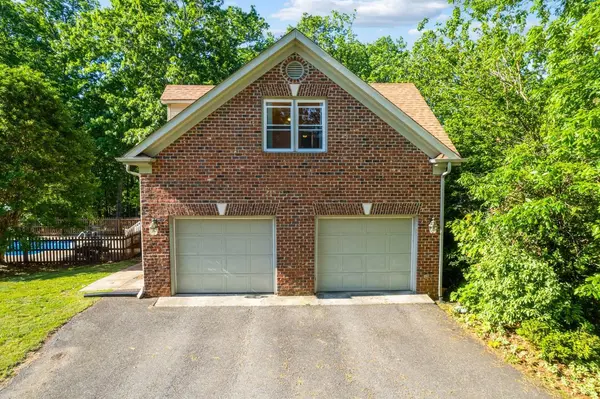 1068 Huckleberry LN, Lynchburg, VA 24503