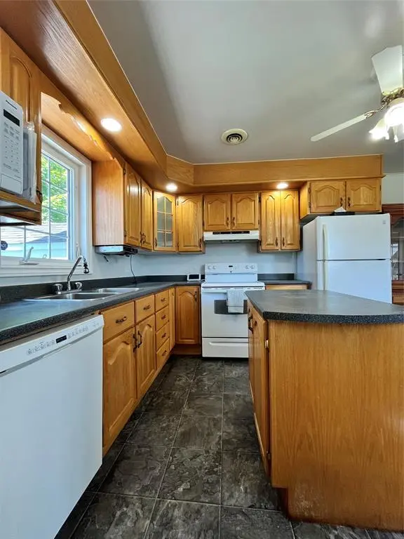 Grand Bank, NL A0E1W0,10 Charlotte Street