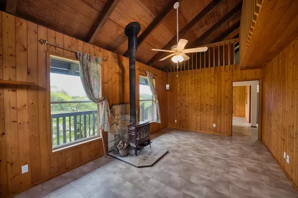 Honokaa, HI 96727,45-3463 KAHANA DR