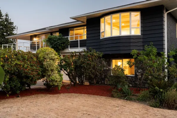 Saanich, BC V8N 2J1,1873 San Juan Ave