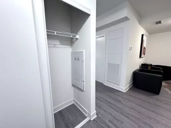 Newmarket, ON L3Y 0G7,185 Deerfield RD #422