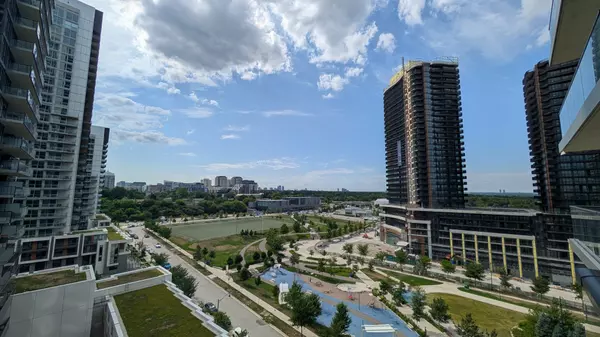 95 Mcmahon DR #1208,  Toronto C15,  ON M2K 0H2