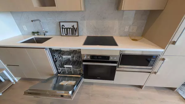 Toronto C15, ON M2K 0H2,95 Mcmahon DR #1208