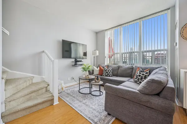 Mississauga, ON L5B 4N4,220 Burnhamthorpe RD W #905