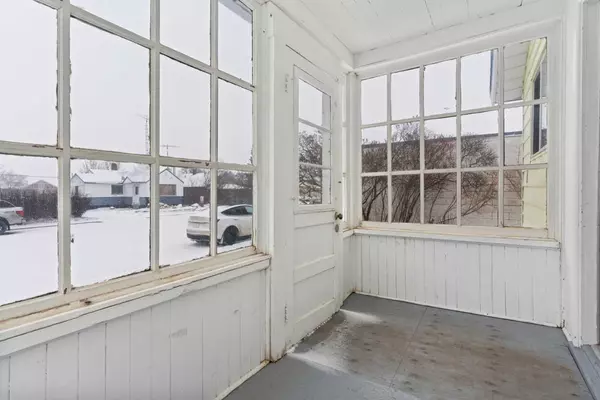 5016 49 AVE Forestburg, AB T0B 1N0