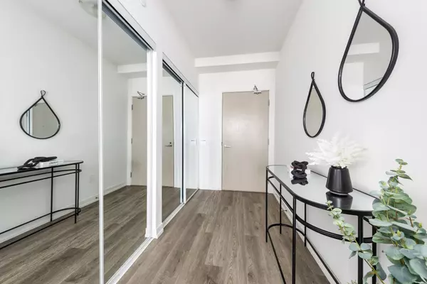 Toronto C08, ON M5E 0G1,55 Cooper ST #7601