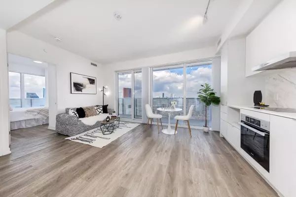 Toronto C08, ON M5E 0G1,55 Cooper ST #7601