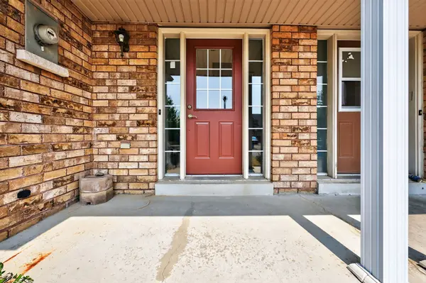 East Gwillimbury, ON L0G 1M0,63 Lilly Mckeowan CRES