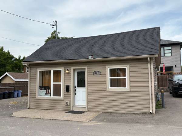 375 Almond LN, St. Catharines, ON L2T 1B9