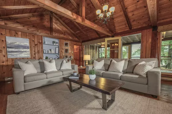 Muskoka Lakes, ON P0C 1M0,1011 Hamill RD #4