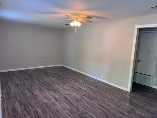 Paris, TX 75460,1122 13th Street SE