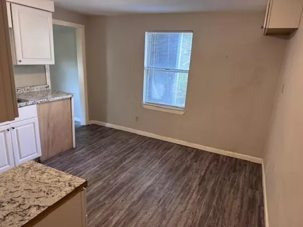 Paris, TX 75460,1122 13th Street SE