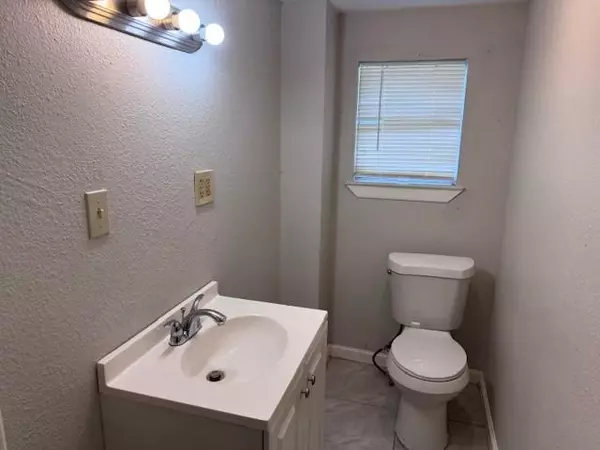 Paris, TX 75460,1122 13th Street SE