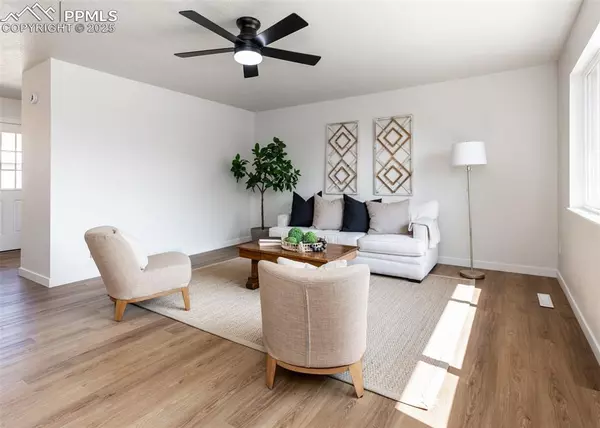 Colorado Springs, CO 80904,726 E Paradise LN