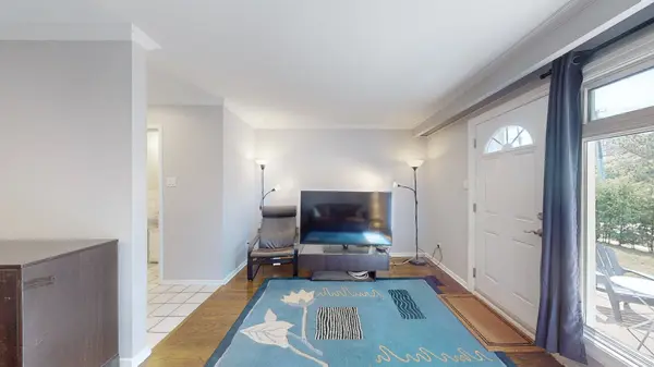 Toronto W10, ON M9V 3T3,6 Lexington AVE #5