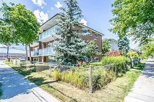54 Rabbit LN, Toronto W08, ON M9B 5S7