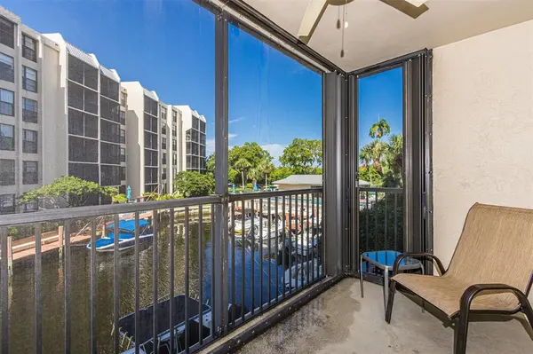 Boca Raton, FL 33432,20 Royal Palm #202