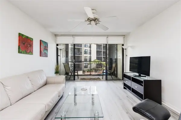 Boca Raton, FL 33432,20 Royal Palm #202