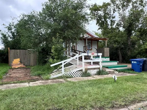 230 2nd AVENUE E, Bengough, SK S0C 0K0