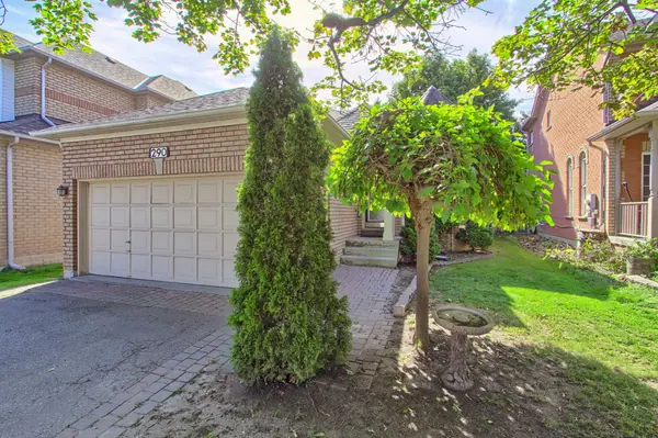 Newmarket, ON L3X 2C6,290 Clearmeadow BLVD