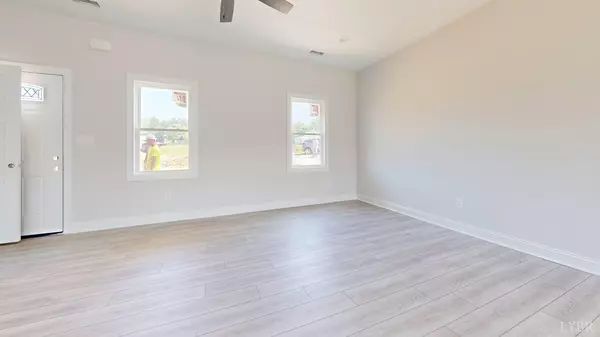 Huddleston, VA 24104,2308 Smith Mountain Lake Pkwy