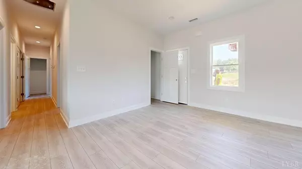 Huddleston, VA 24104,2308 Smith Mountain Lake Pkwy