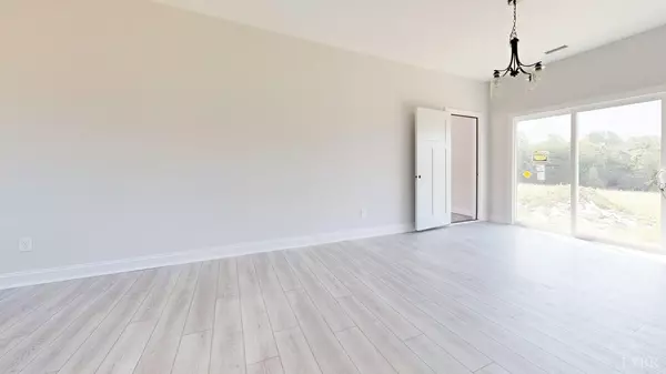 Huddleston, VA 24104,2308 Smith Mountain Lake Pkwy