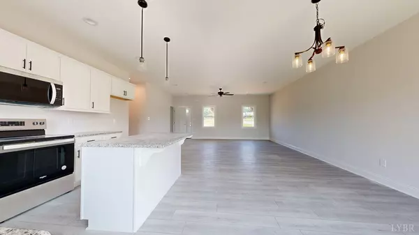 Huddleston, VA 24104,2308 Smith Mountain Lake Pkwy