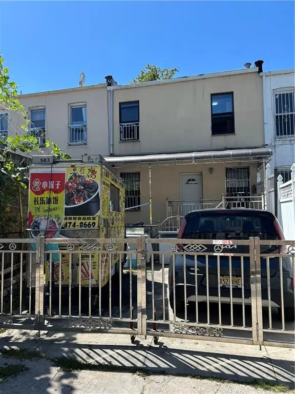 Brooklyn, NY 11220,719 Bay Ridge AVE