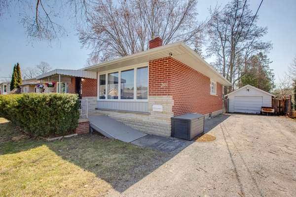 269 Rayners RD, Georgina, ON L4P 1G5