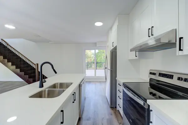 Niagara Falls, ON L2J 1B3,6701 Thorold Stone RD #14