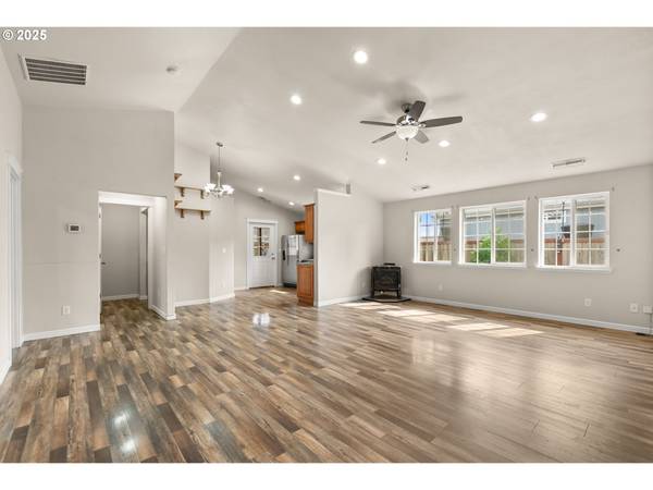 Eugene, OR 97402,1219 TANEY ST