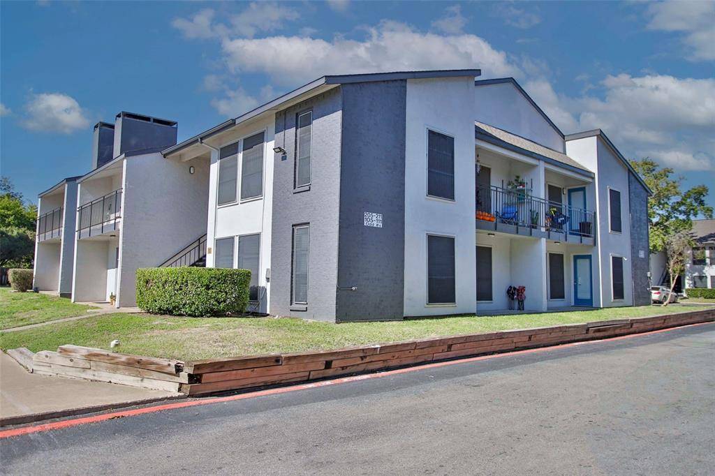 Sherman, TX 75092,1200 W Taylor Street