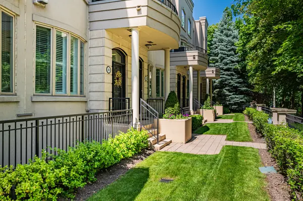 Toronto C09, ON M4T 1J8,108 Pleasant BLVD