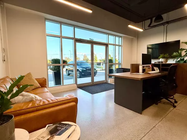 Oakville, ON L6L 0H3,3485 Rebecca ST #107