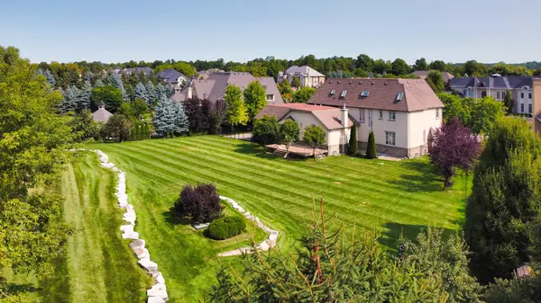 Vaughan, ON L0J 1C0,70 Richard Lovat CT