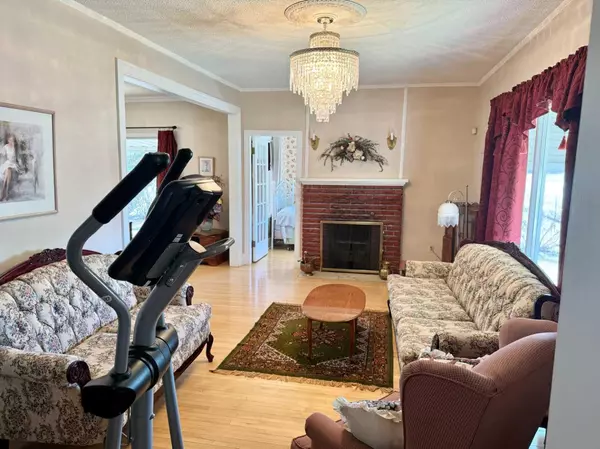 Mclennan, AB T0H 2L0,103 Centre Street