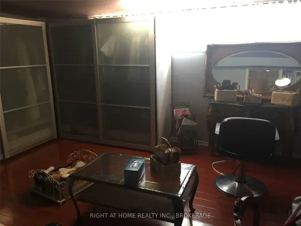 Aurora, ON L4G 1A3,52 Dunning AVE #BSMNT