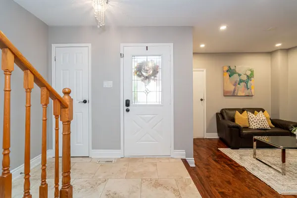 Oakville, ON L6H 4S4,1160 Mccraney ST E