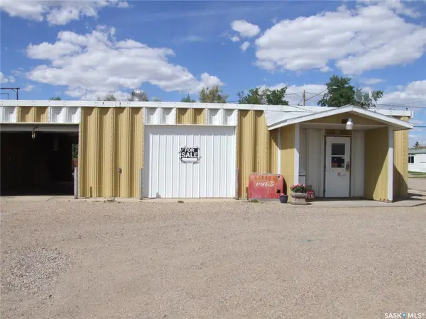 200 Railway AVENUE, Fox Valley, SK S0N 0V0