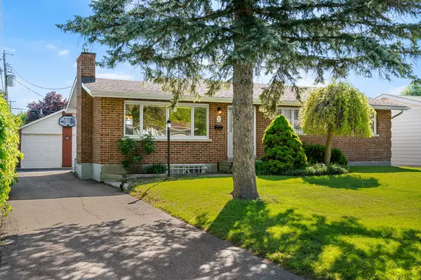 Cityview - Parkwoods Hills - Rideau Shore, ON K2E 5B6,3 Millbrook CRES