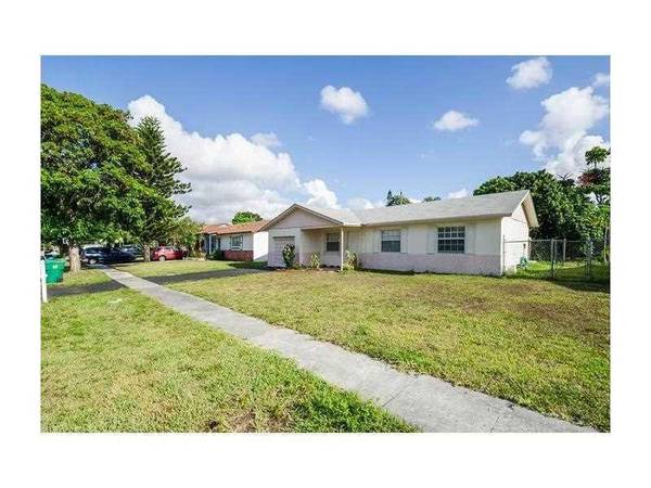 8231 NW 47 ST, Lauderhill, FL 33351