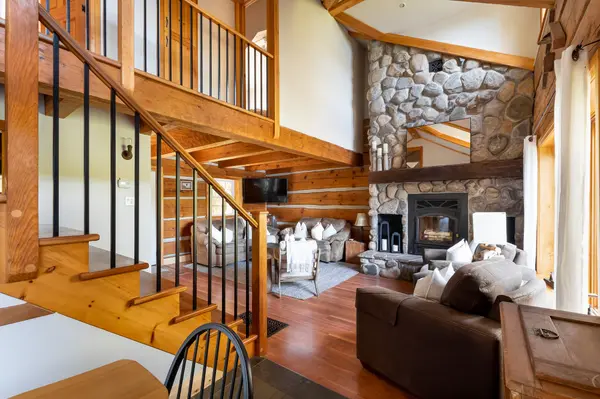 Huntsville, ON P1H 2J2,18 Port Vernon LN