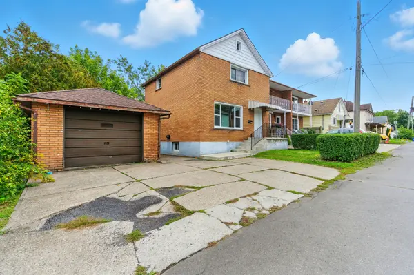 Niagara Falls, ON L2G 4B4,6044 Grey AVE