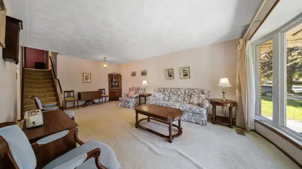 Brantford, ON N3R 3P3,15 Acorn LN