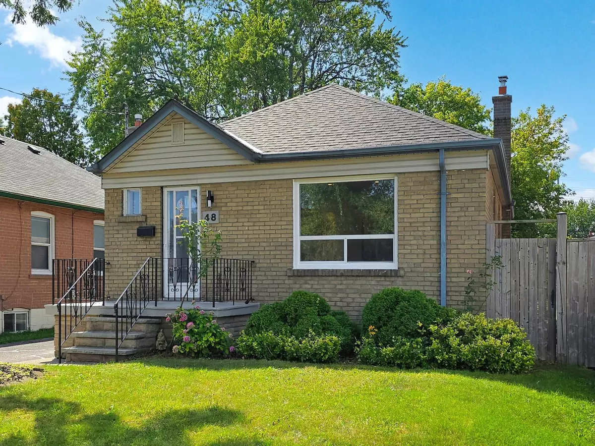 Toronto E04, ON M1R 3Z2,48 Ainsdale RD