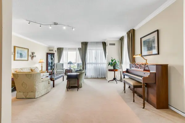 3 Concorde PL #1202, Toronto C13, ON M3C 3K7