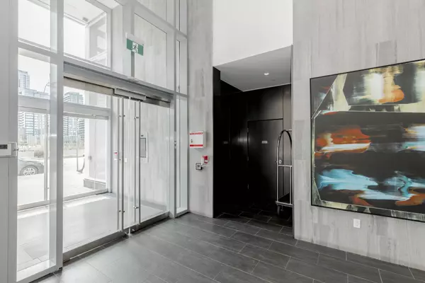 Toronto C01, ON M5V 1C1,576 FRONT ST W #1705