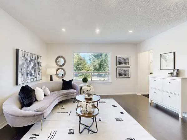 Toronto E04, ON M1R 3Z2,48 Ainsdale RD