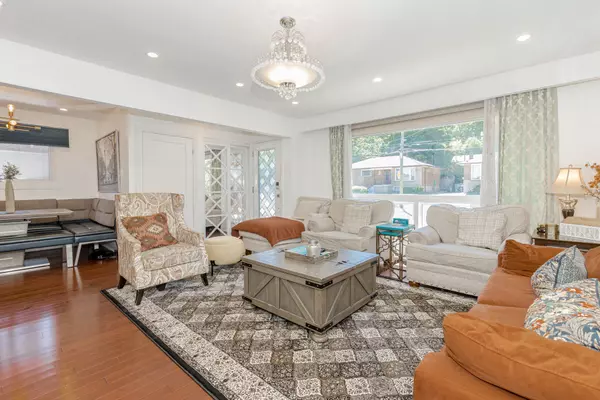 Hamilton, ON L8S 2J6,28 AINSLIE AVE